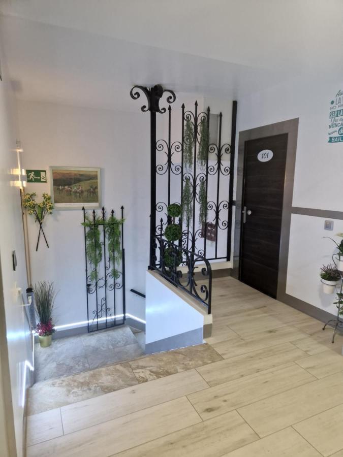 Hostal Boutique Luna De Gavin Cullera Bagian luar foto
