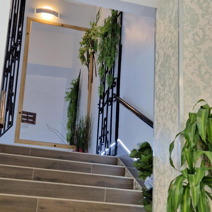 Hostal Boutique Luna De Gavin Cullera Bagian luar foto