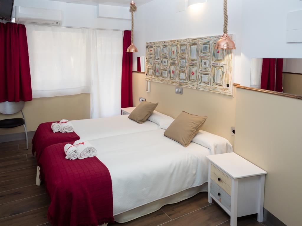 Hostal Boutique Luna De Gavin Cullera Bagian luar foto