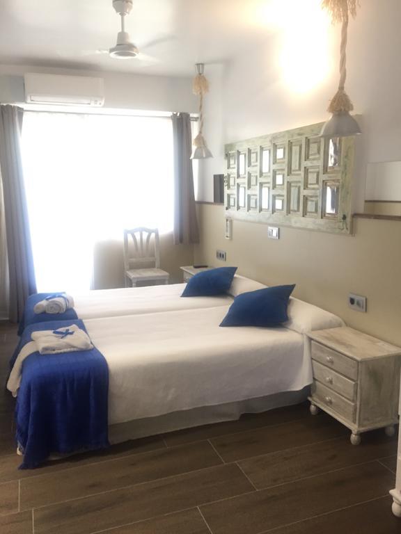 Hostal Boutique Luna De Gavin Cullera Bagian luar foto